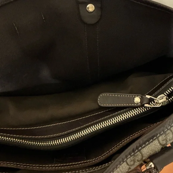Gucci GG Supreme Large Joy Tote Bag - Picture 13 of 15